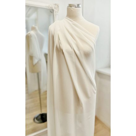 ED-26-047 Törtfehér chiffon